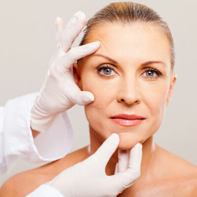 Aging –  Its types, warning signs, symptoms, and risk factors